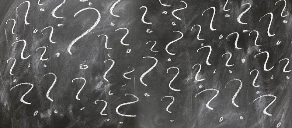 difference between interrogative pronouns and interrogative adjectives